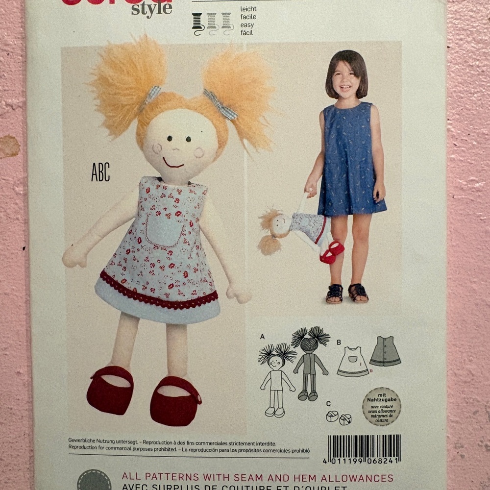 BN UNCUT BURDA 6824 DOLL SEWING PATTERN
